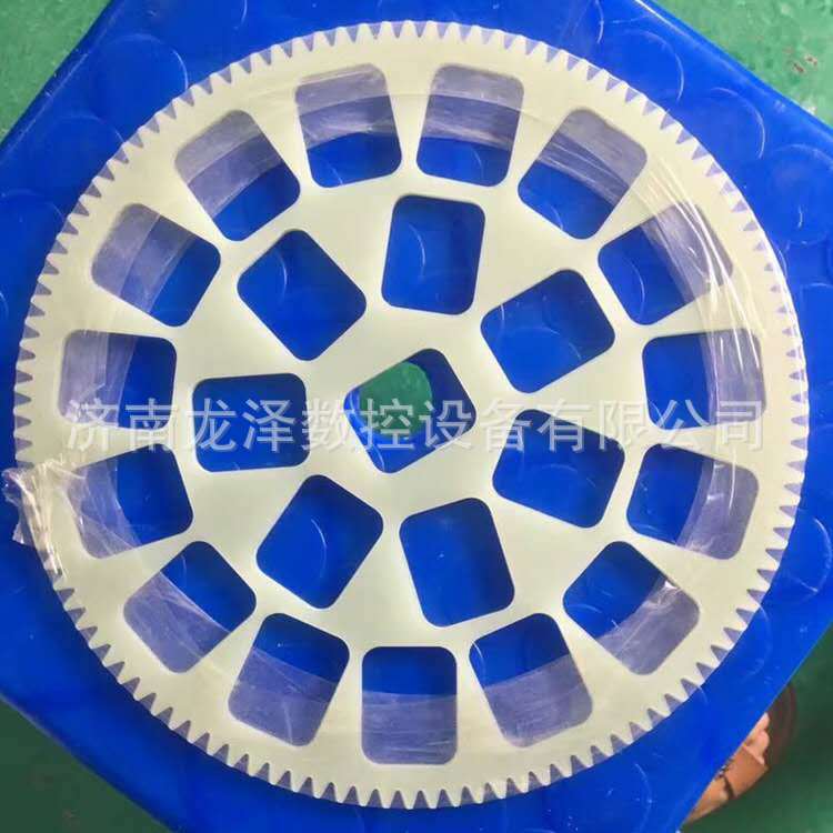 廠家直銷龍澤數(shù)控大型1350木工雕刻機 數(shù)控電動雕刻機 沙發(fā)板材切割機 浮雕雕刻機  PVC雕刻機 阻燃材料切割機示例圖4
